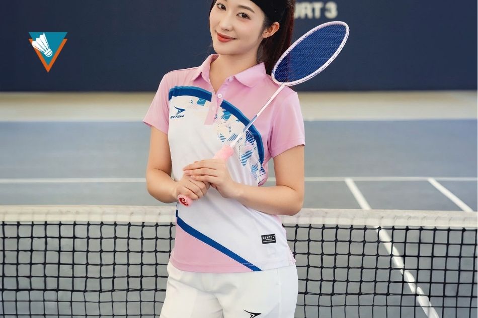 Vì sao bạn cần một chiếc áo cầu lông chuyên dụng